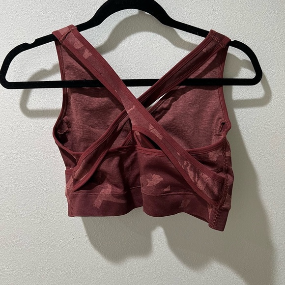 Gymshark Women's Sports Bra LOT of 4, size L, EUC, pullover, athletic, running - Picture 6 of 12